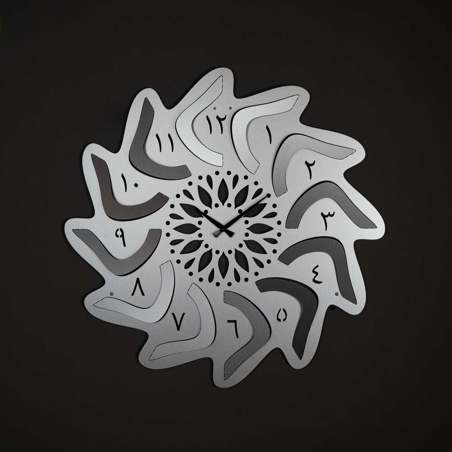 ساعة حائط معدنية بتصميم إسلامي ثلاثي الأبعاد
