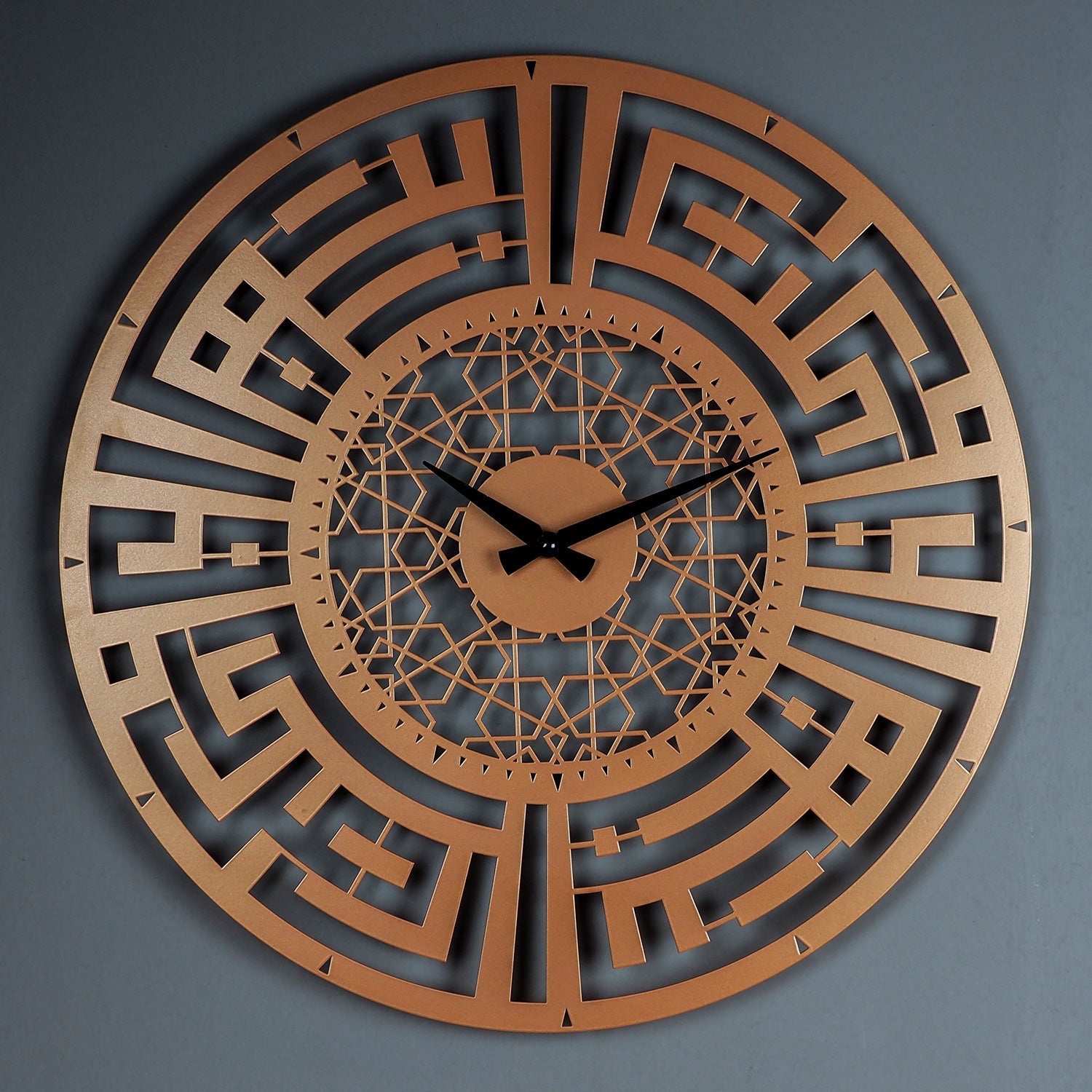 Patience and Pray Kufi Metal Wall Clock 62 x 62 cm / Gold
