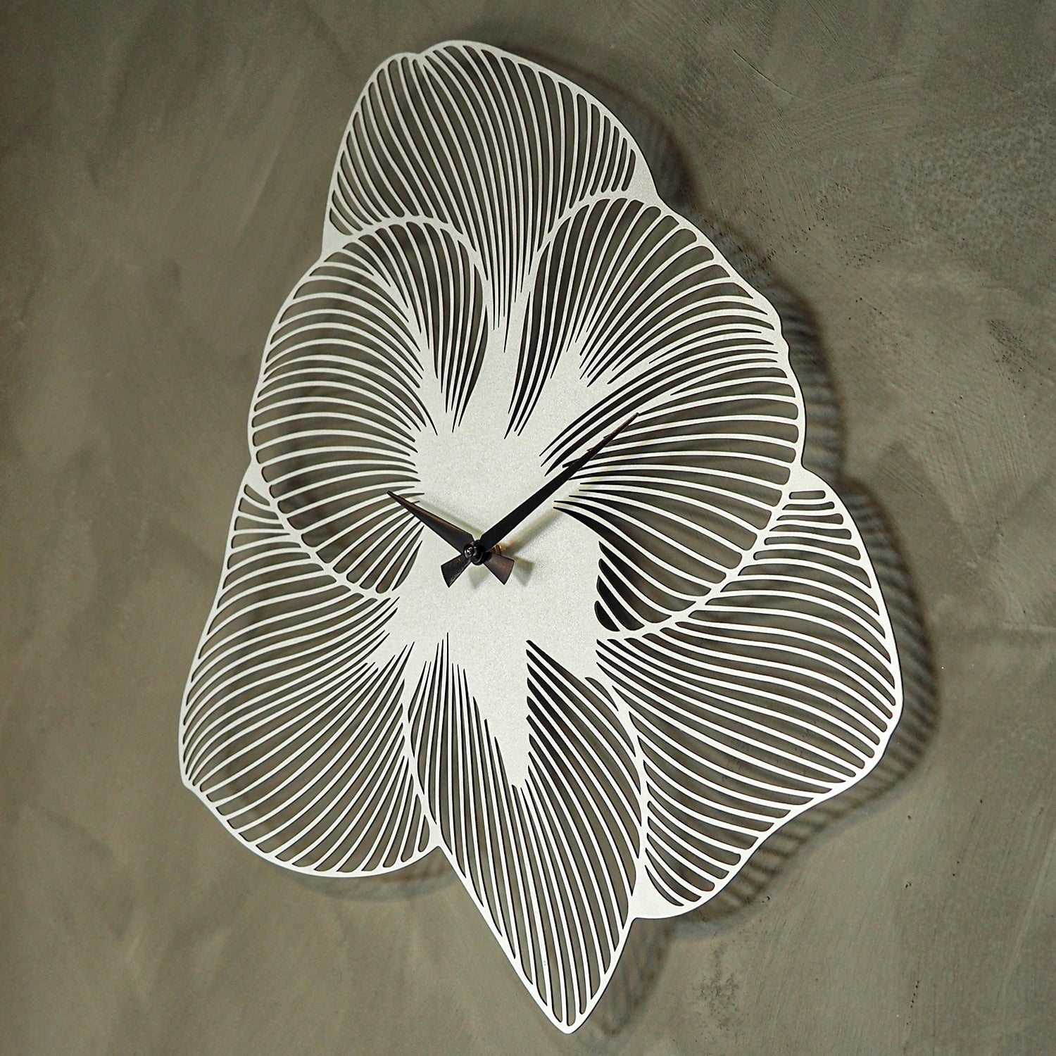 Azalea Metal Wall Clock 67 x 67 cm / Gold