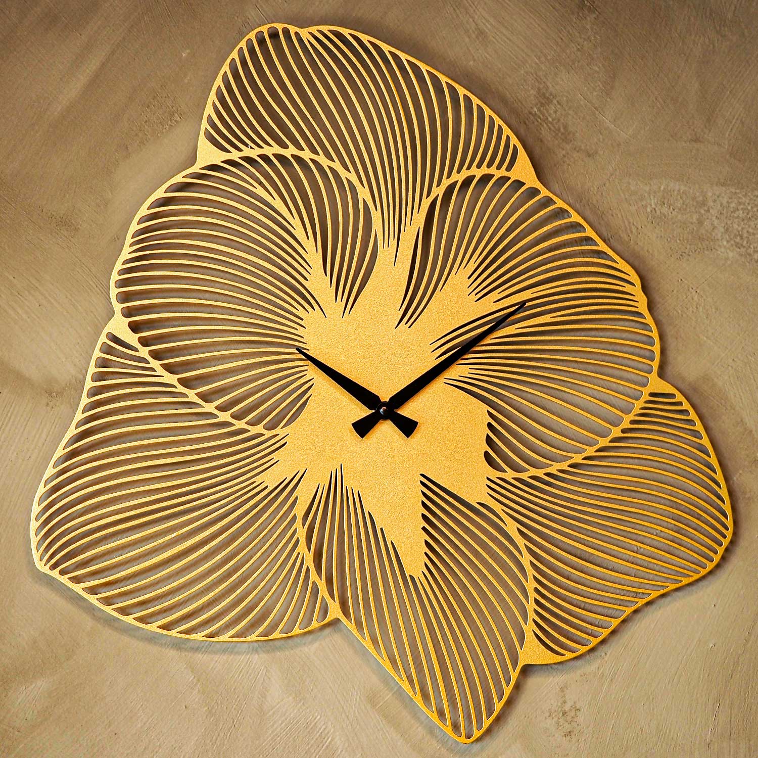 Azalea Metal Wall Clock 67 x 67 cm / Gold